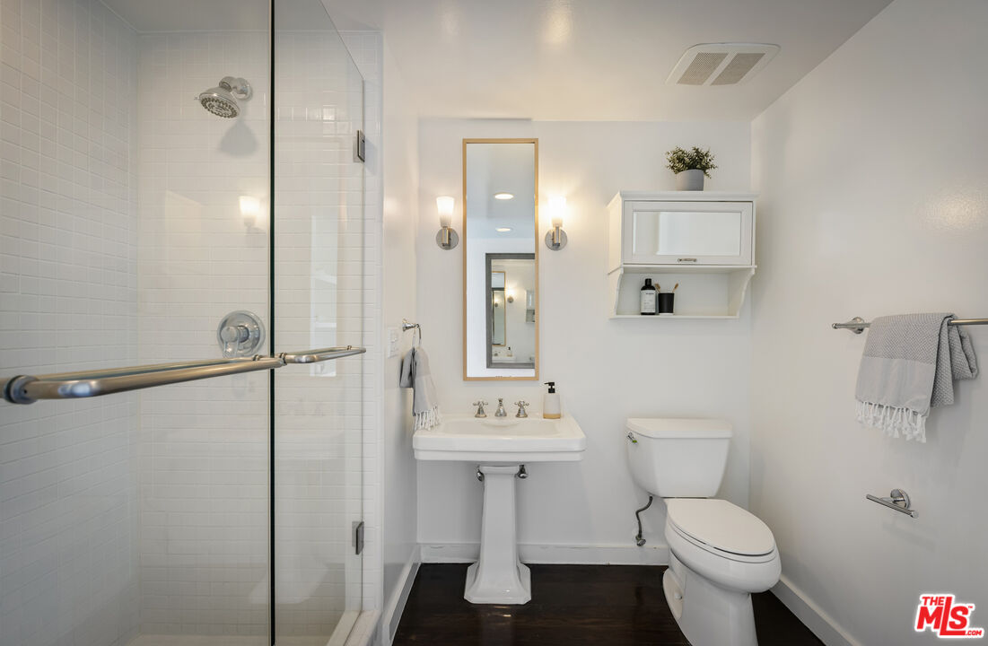4455 Los Feliz Blvd Unit: 708