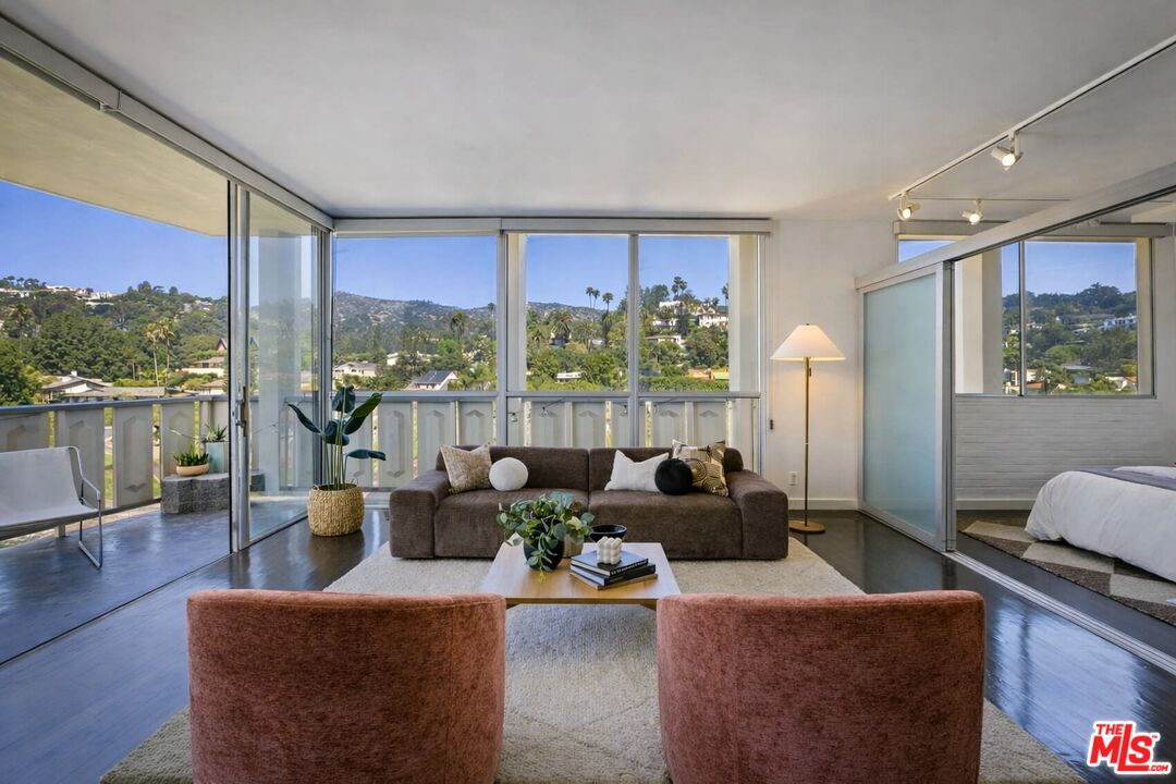 4455 Los Feliz Blvd Unit: 708