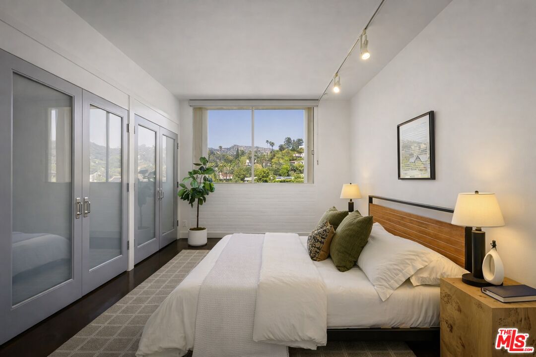 4455 Los Feliz Blvd Unit: 708
