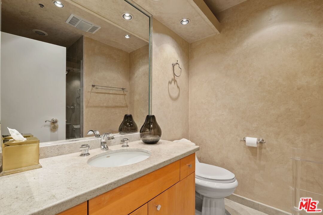 10790 Wilshire Blvd Unit: 1001