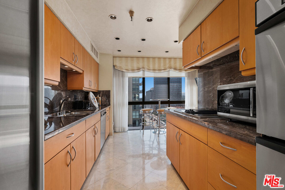 10790 Wilshire Blvd Unit: 1001