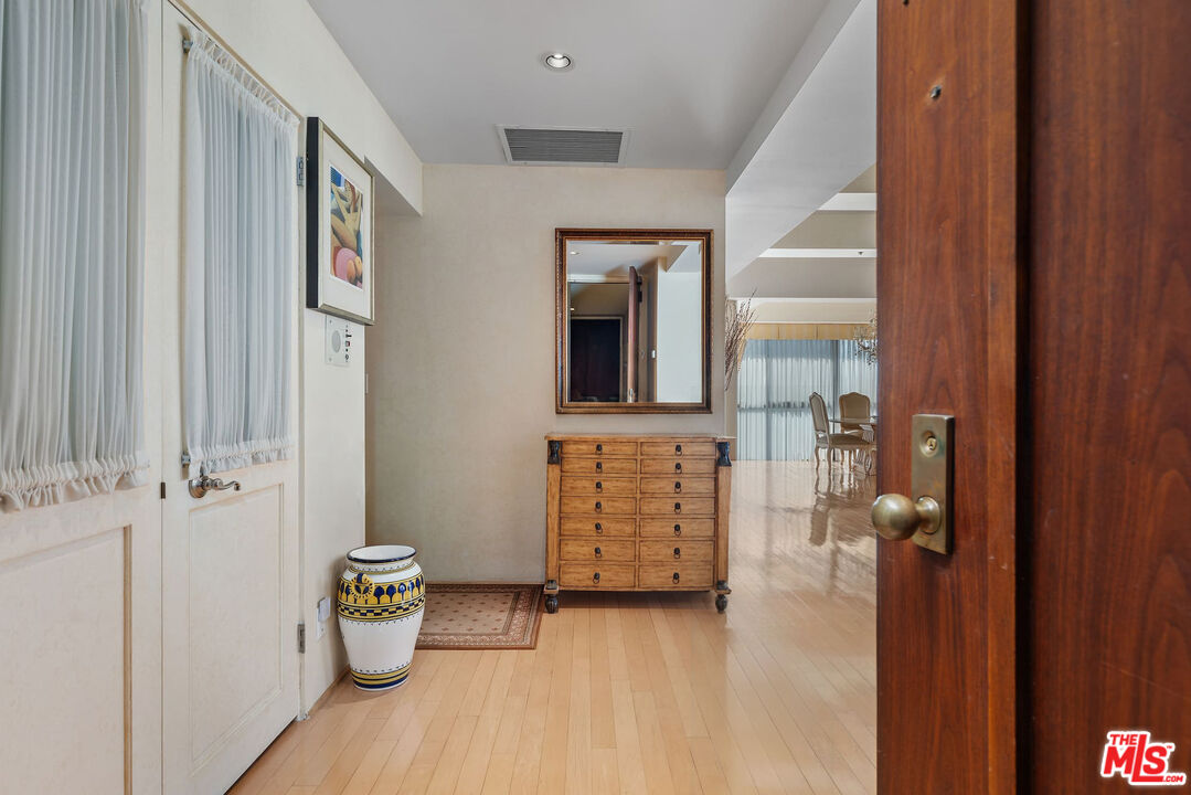 10790 Wilshire Blvd Unit: 1001