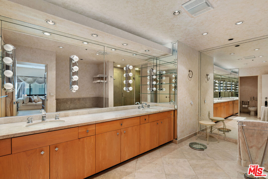 10790 Wilshire Blvd Unit: 1001