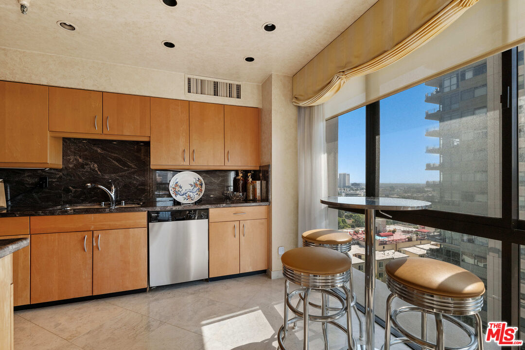 10790 Wilshire Blvd Unit: 1001