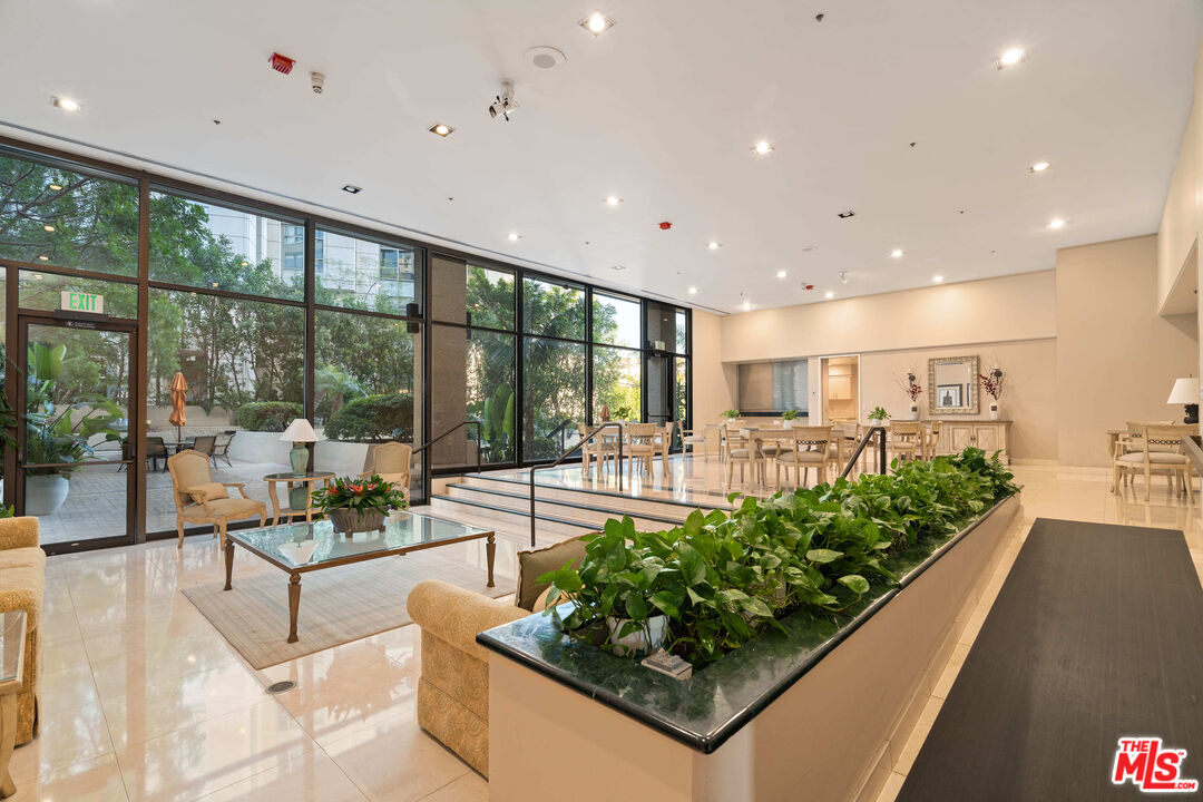 10790 Wilshire Blvd Unit: 1001