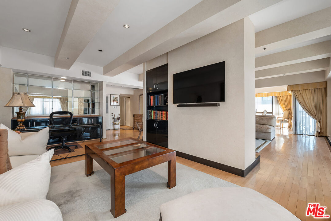 10790 Wilshire Blvd Unit: 1001