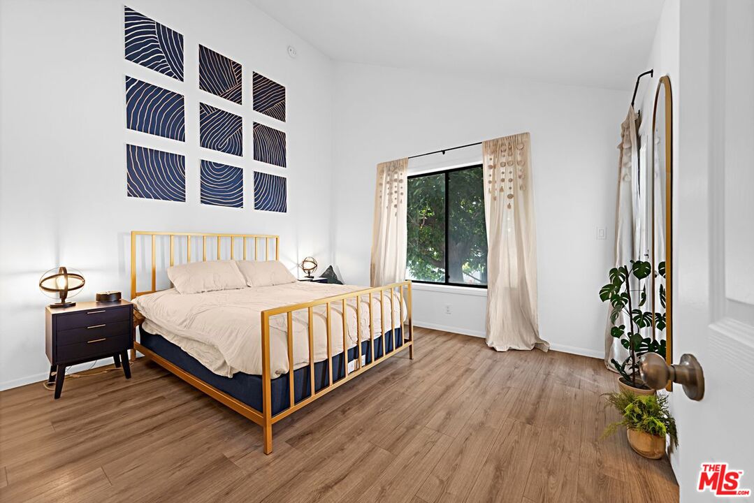 620 W Hyde Park Blvd Unit: 117