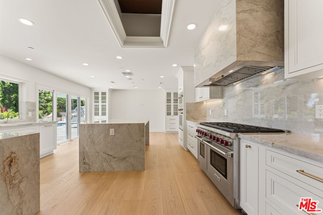 1725 Loma Vista Dr