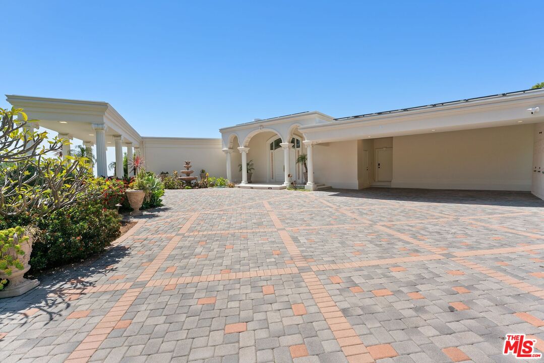 1725 Loma Vista Dr