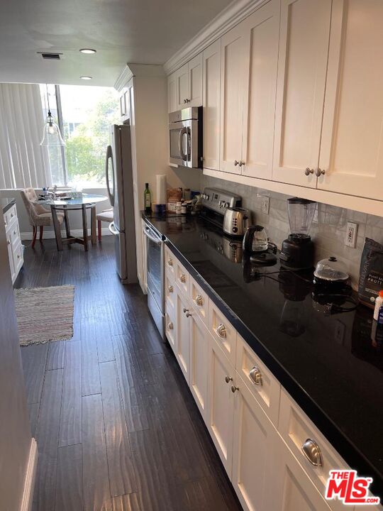 412 N Palm Dr Unit: 302