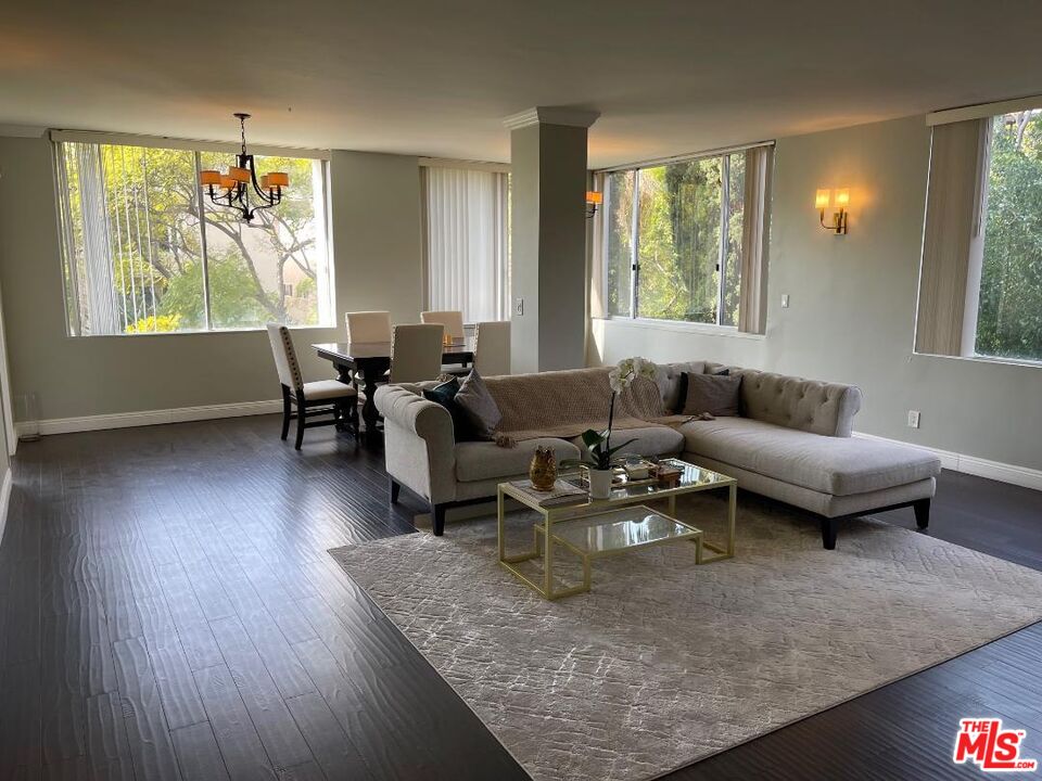 412 N Palm Dr Unit: 302