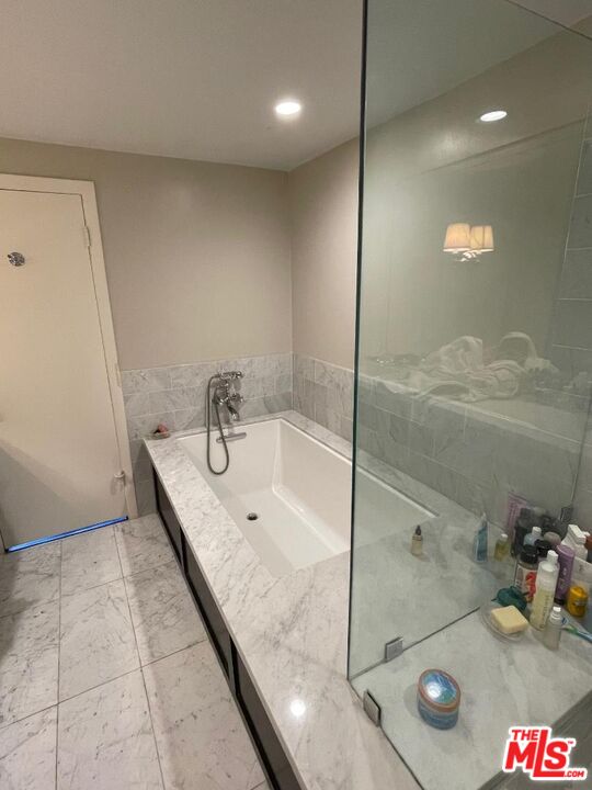 412 N Palm Dr Unit: 302