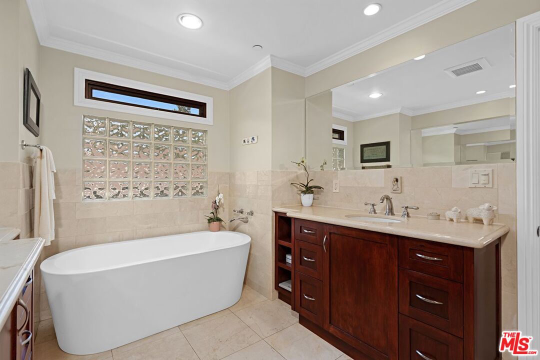 3645 Longview Valley Rd