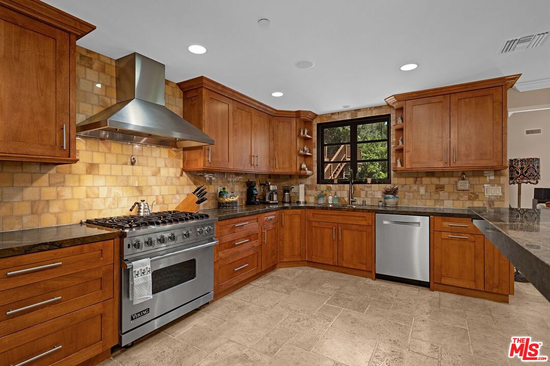 3645 Longview Valley Rd
