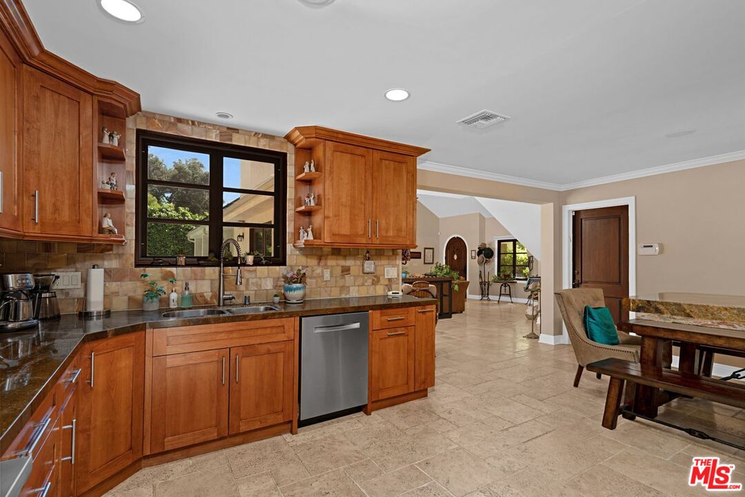 3645 Longview Valley Rd