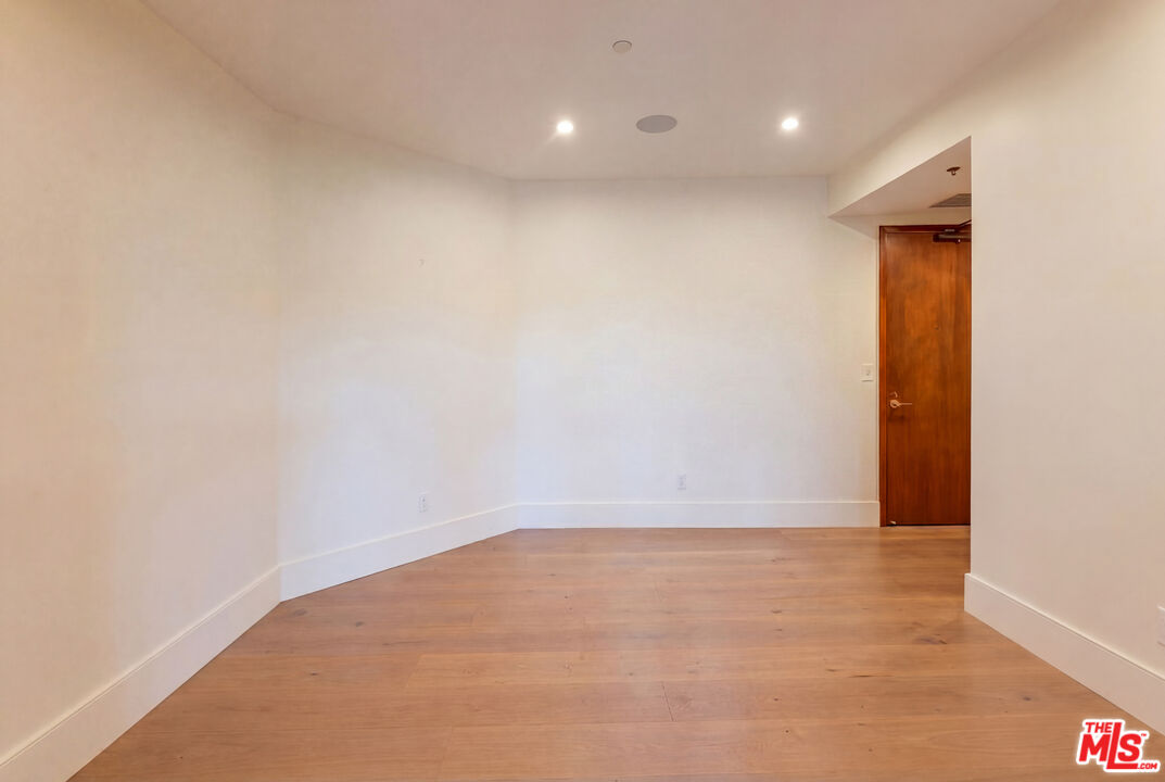 10551 WILSHIRE Unit: 702/703