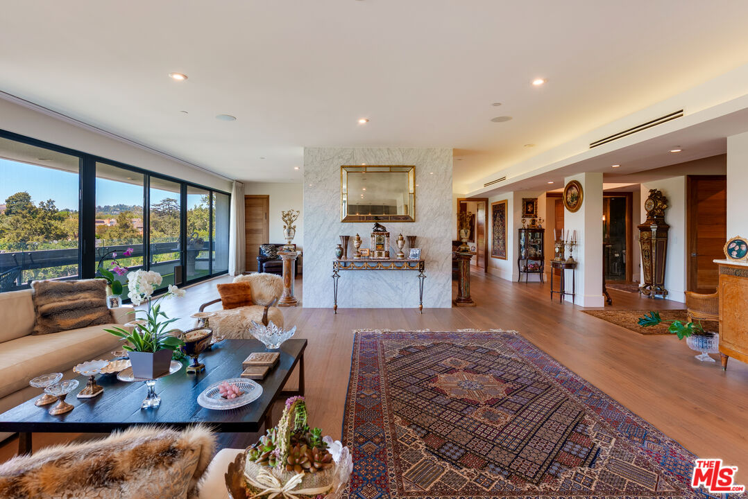 10551 WILSHIRE Unit: 702/703