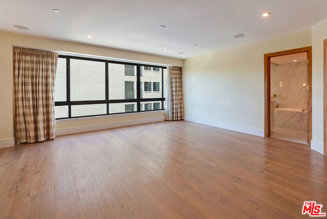 10551 WILSHIRE Unit: 702/703