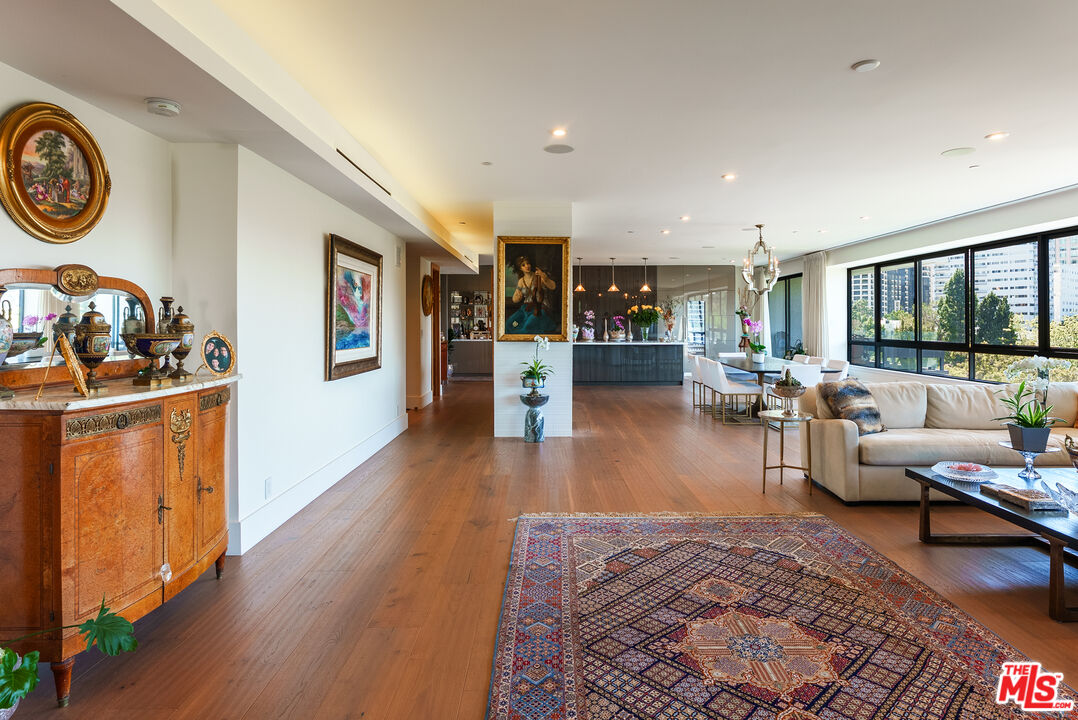 10551 WILSHIRE Unit: 702/703