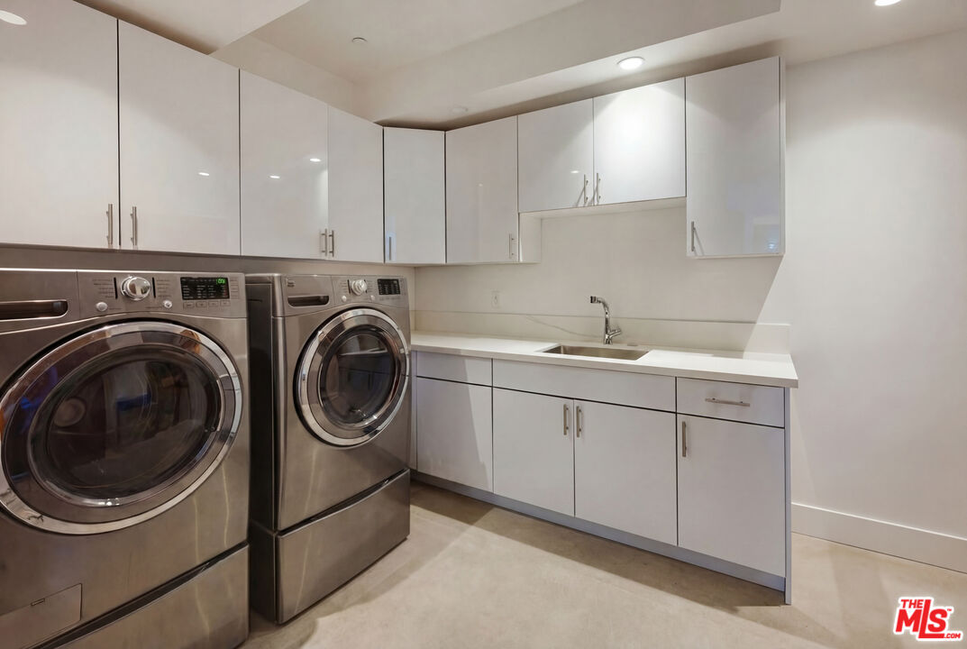 10551 WILSHIRE Unit: 702/703