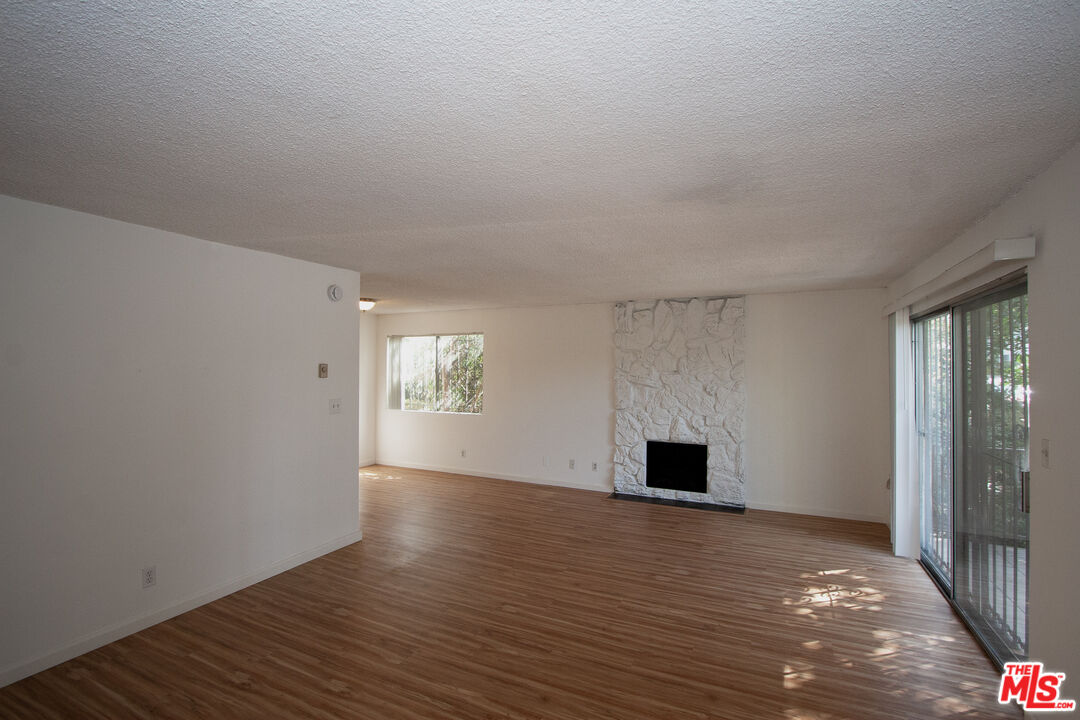 11515 Ohio Ave Unit: 1