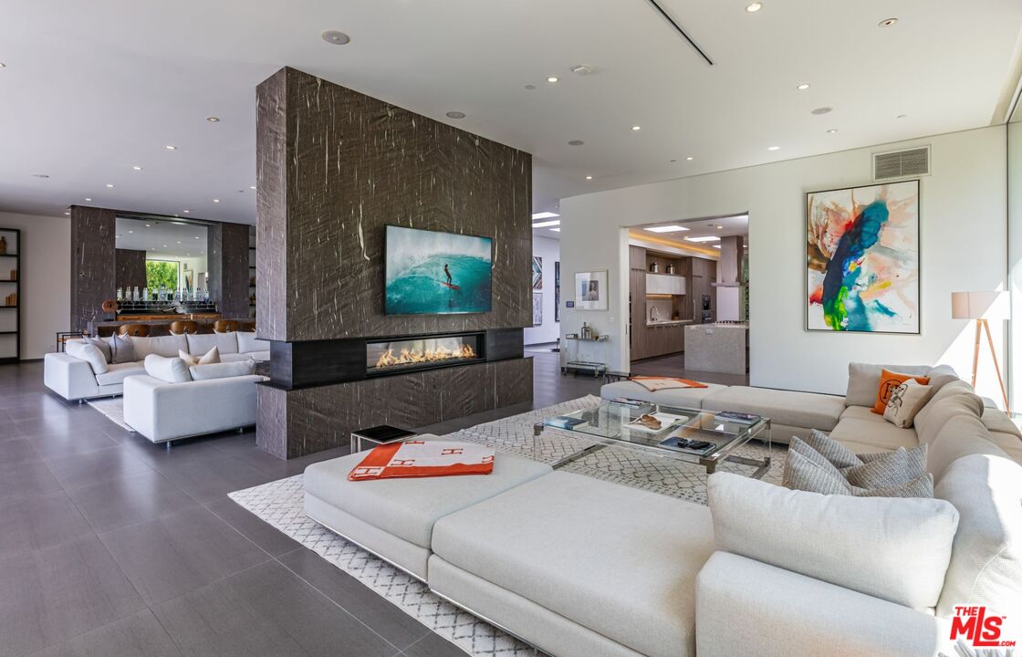 2002 LOMA VISTA DR