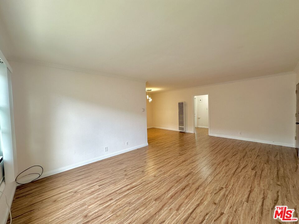 1114 S Sherbourne Dr Unit: 5