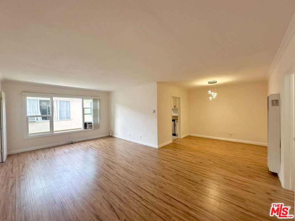 1114 S Sherbourne Dr Unit: 5