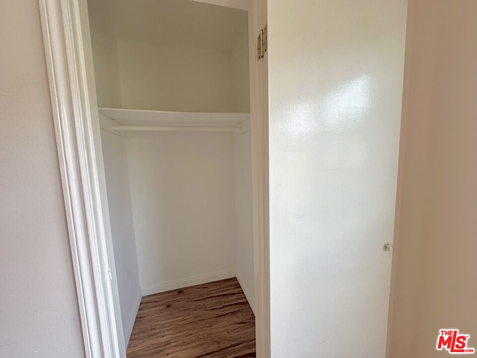 1114 S Sherbourne Dr Unit: 5