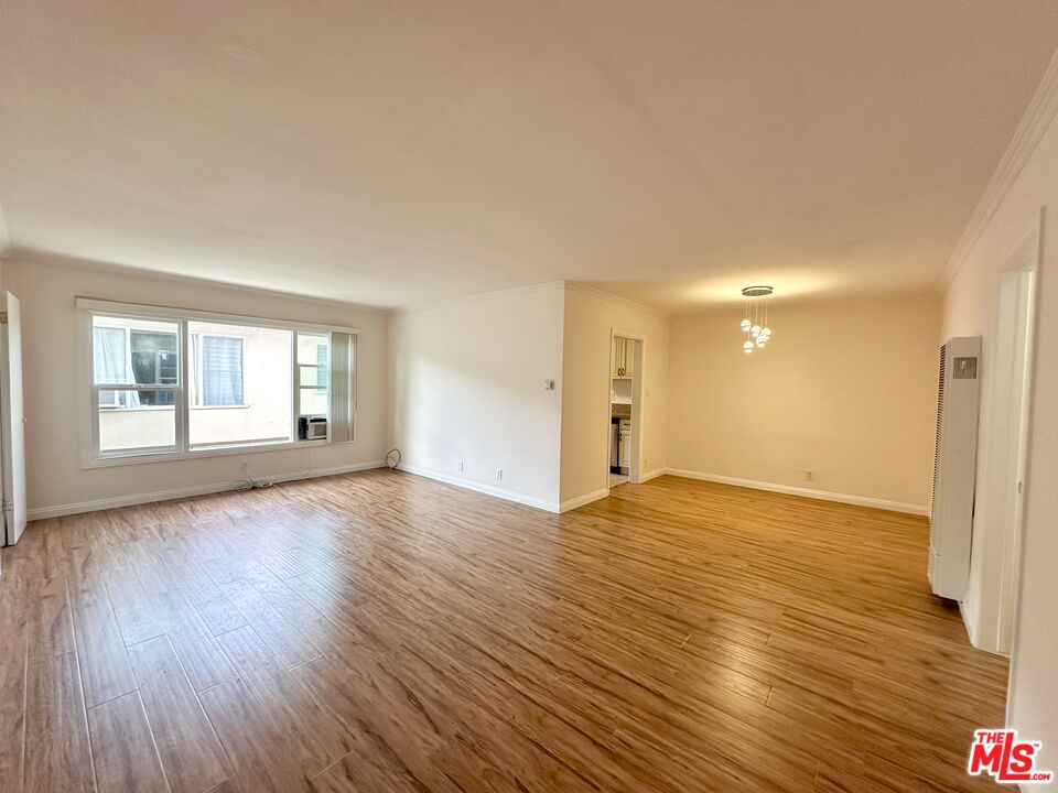 1114 S Sherbourne Dr Unit: 5