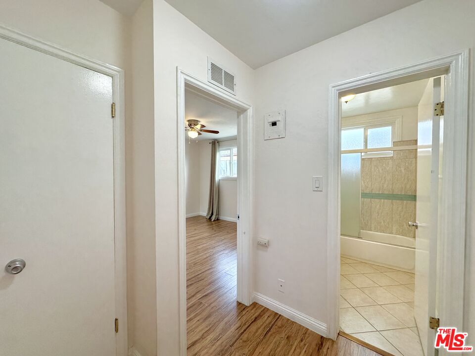 1114 S Sherbourne Dr Unit: 5