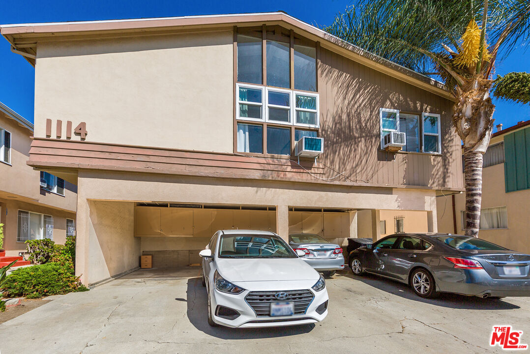 1114 S Sherbourne Dr Unit: 5