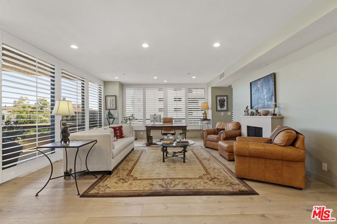 10430 Wilshire Blvd Unit: 305