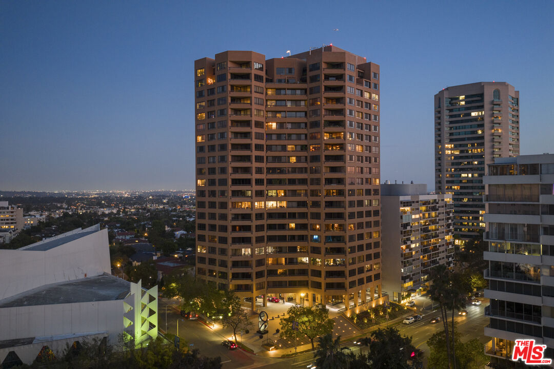 10430 Wilshire Blvd Unit: 305