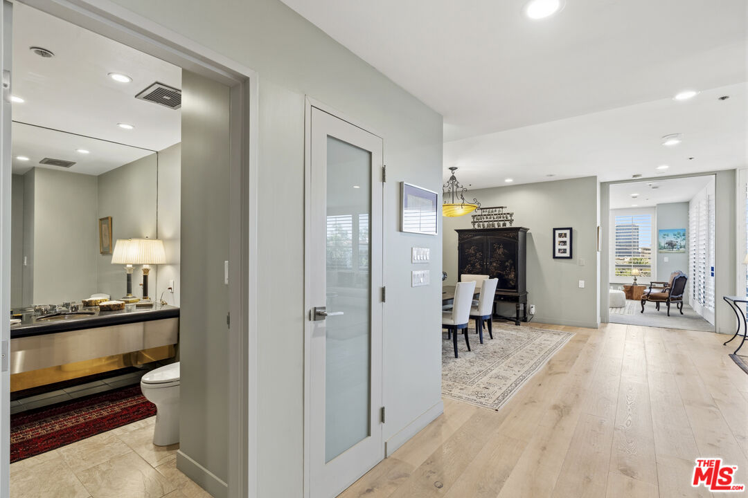 10430 Wilshire Blvd Unit: 305