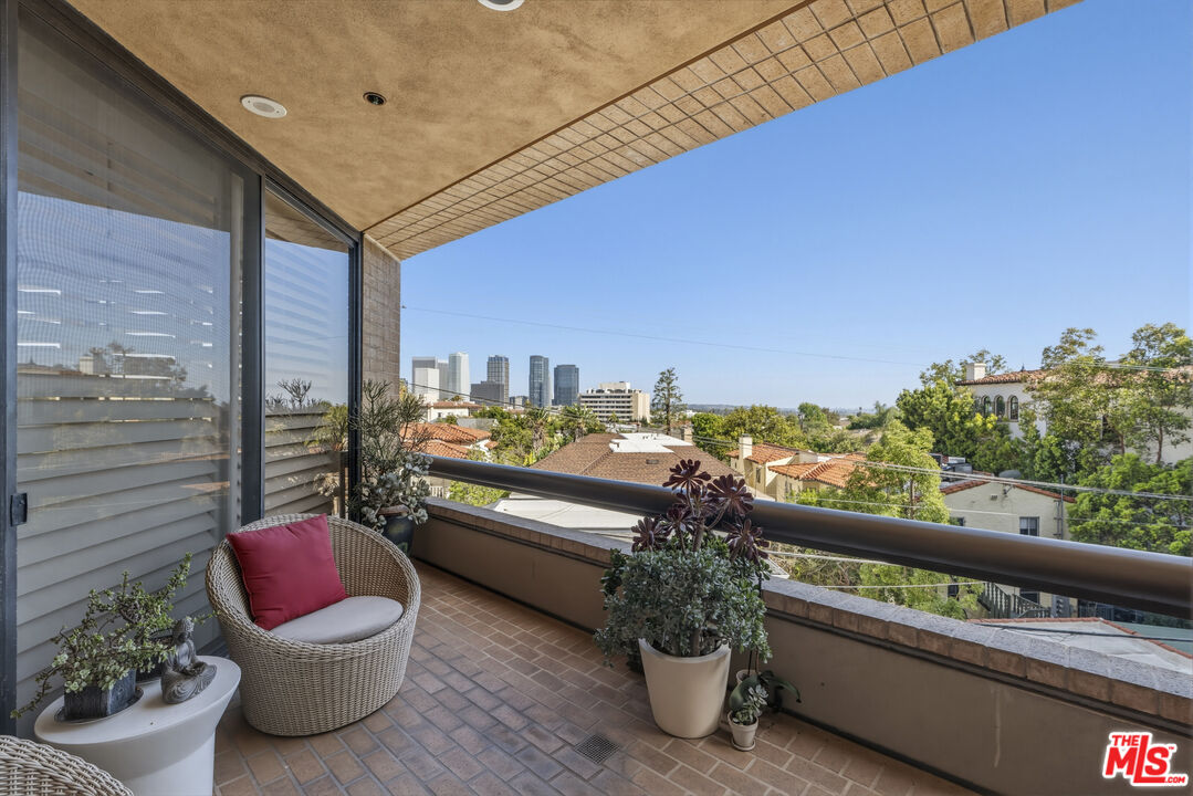 10430 Wilshire Blvd Unit: 305