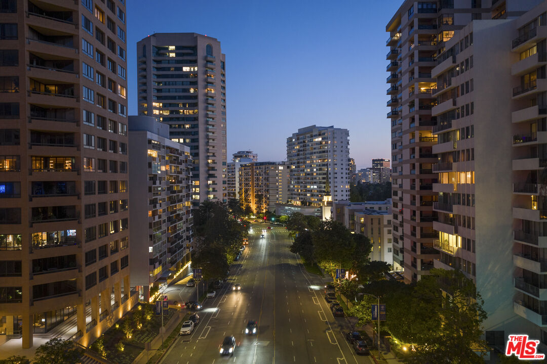 10430 Wilshire Blvd Unit: 305