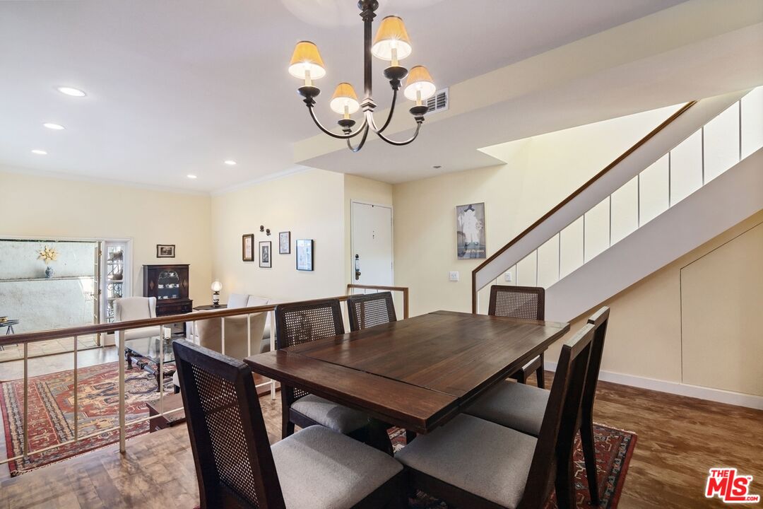 10933 Wellworth Ave Unit: 18