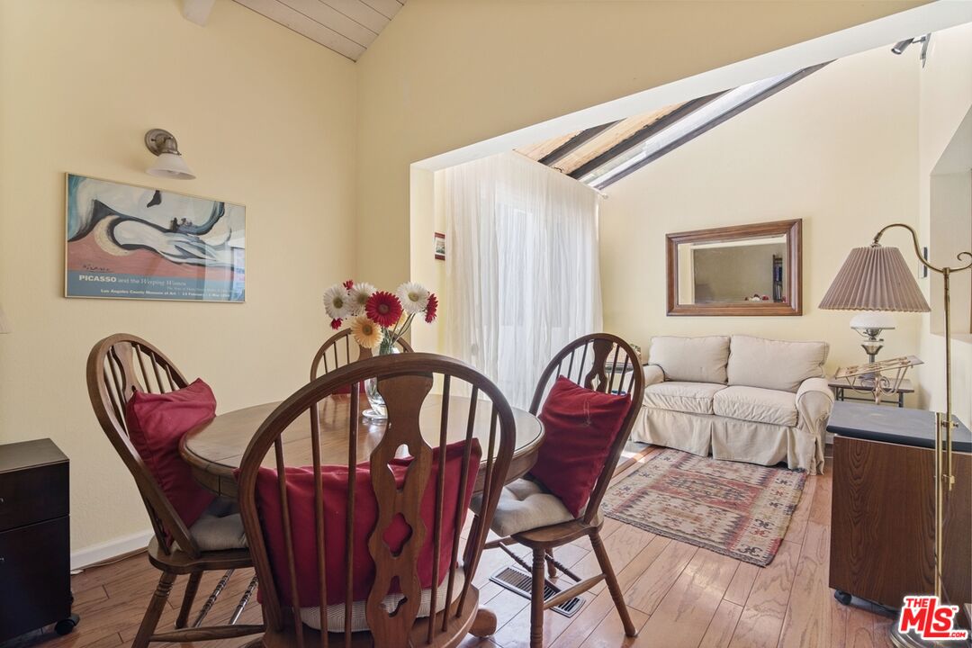 10933 Wellworth Ave Unit: 18