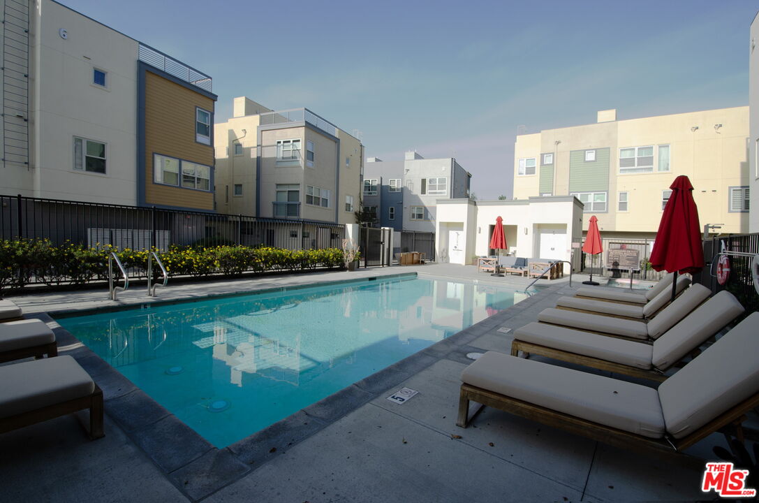 2753 Waverly Dr Unit: 806