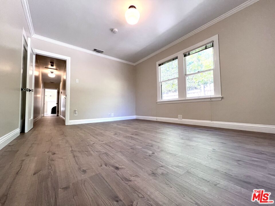 810 N HARPER AVE