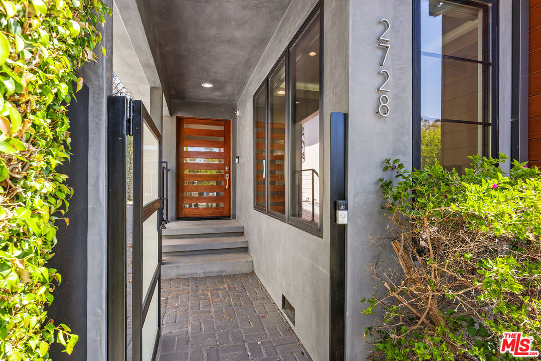 2728 Angelo Dr