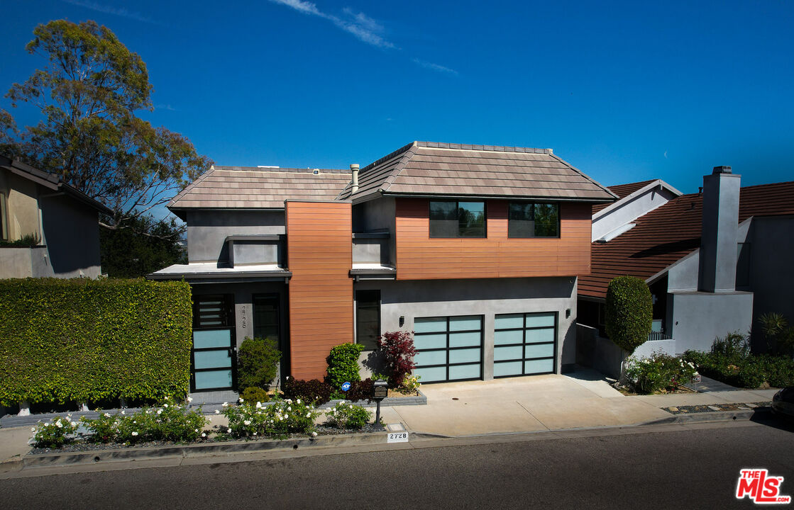 2728 Angelo Dr