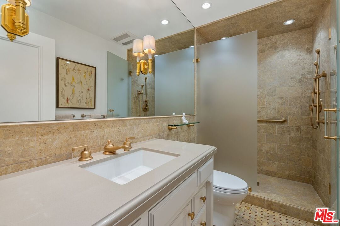 2792 Bottlebrush Dr