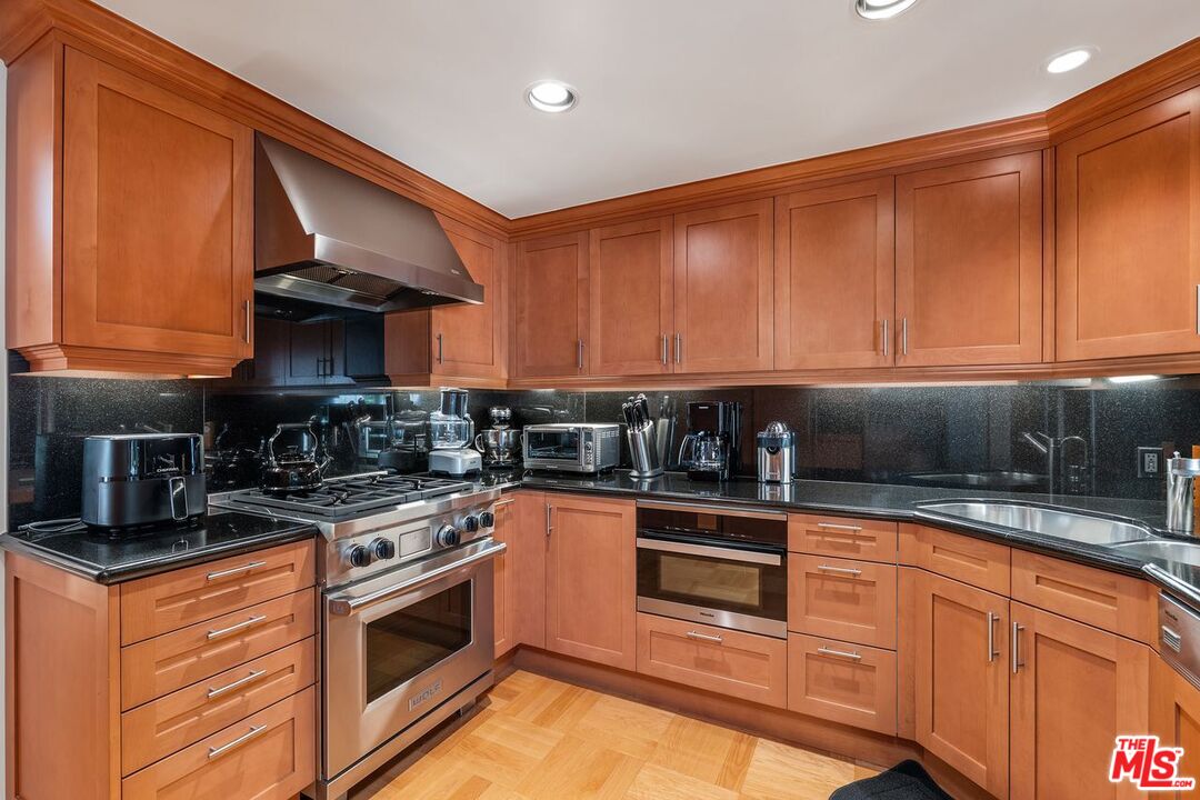 2792 Bottlebrush Dr