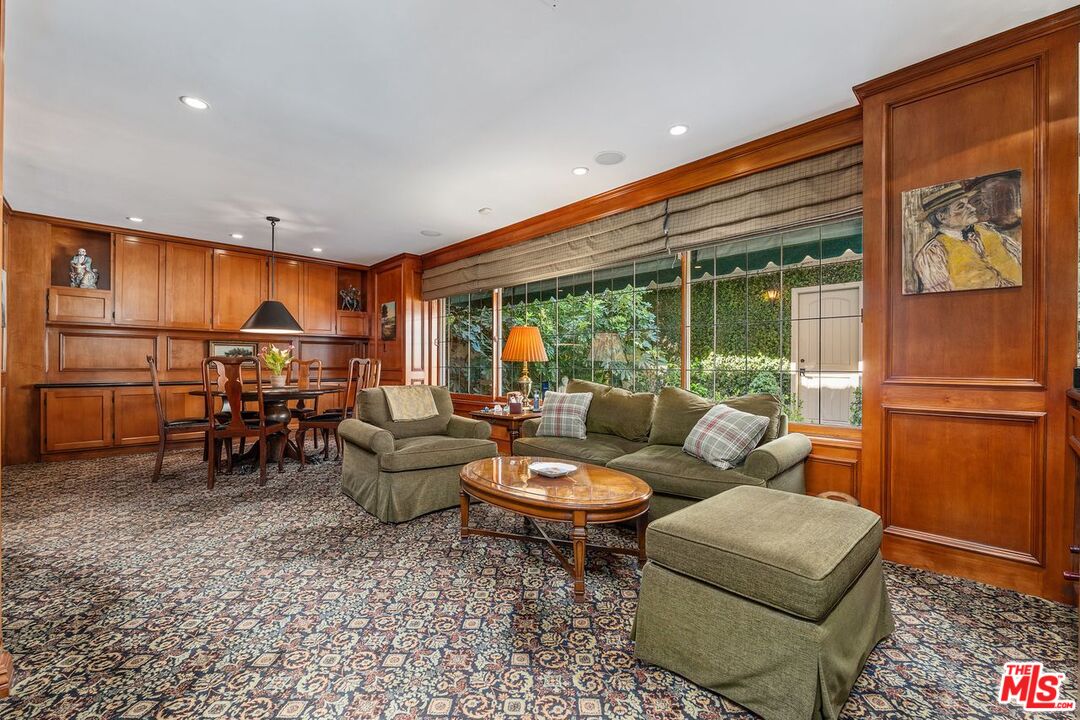 2792 Bottlebrush Dr