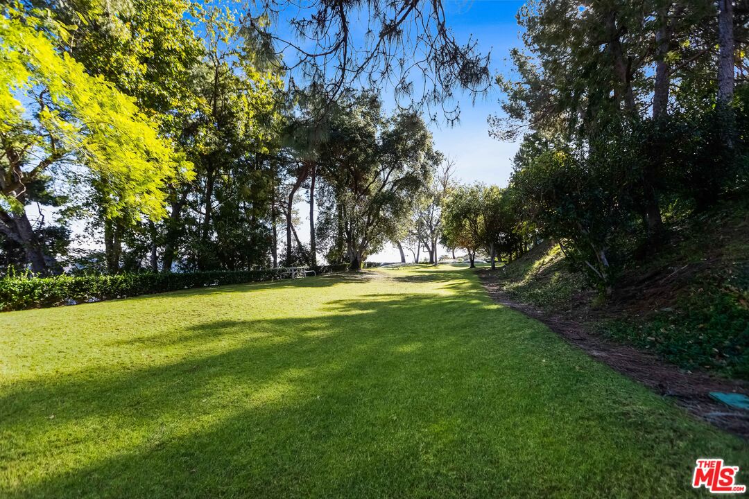 2792 Bottlebrush Dr