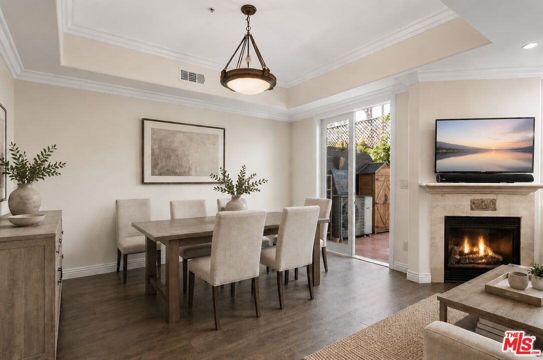 1050 N Edinburgh Ave Unit: 103