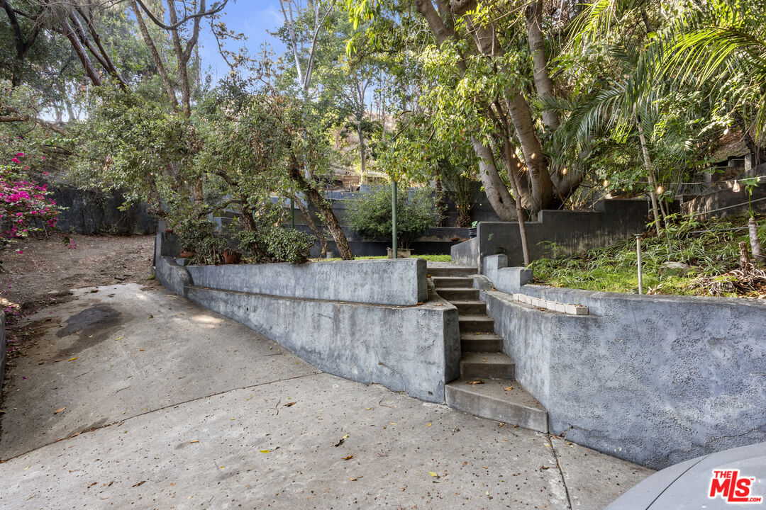 1830 N Sierra Bonita Ave