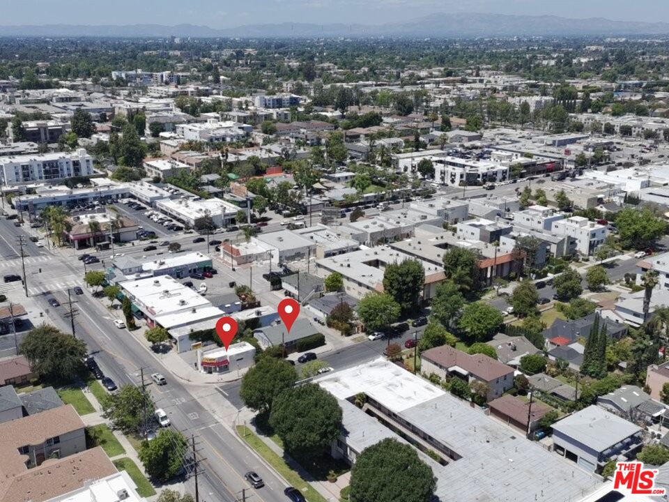 12035 Magnolia Blvd